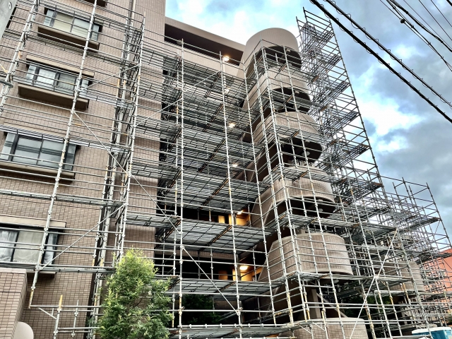 足場工事の画像